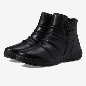 Clarks Women Caroline Orchid Ankle Boots Black Casual Leather Outdoor Husk-Fleck